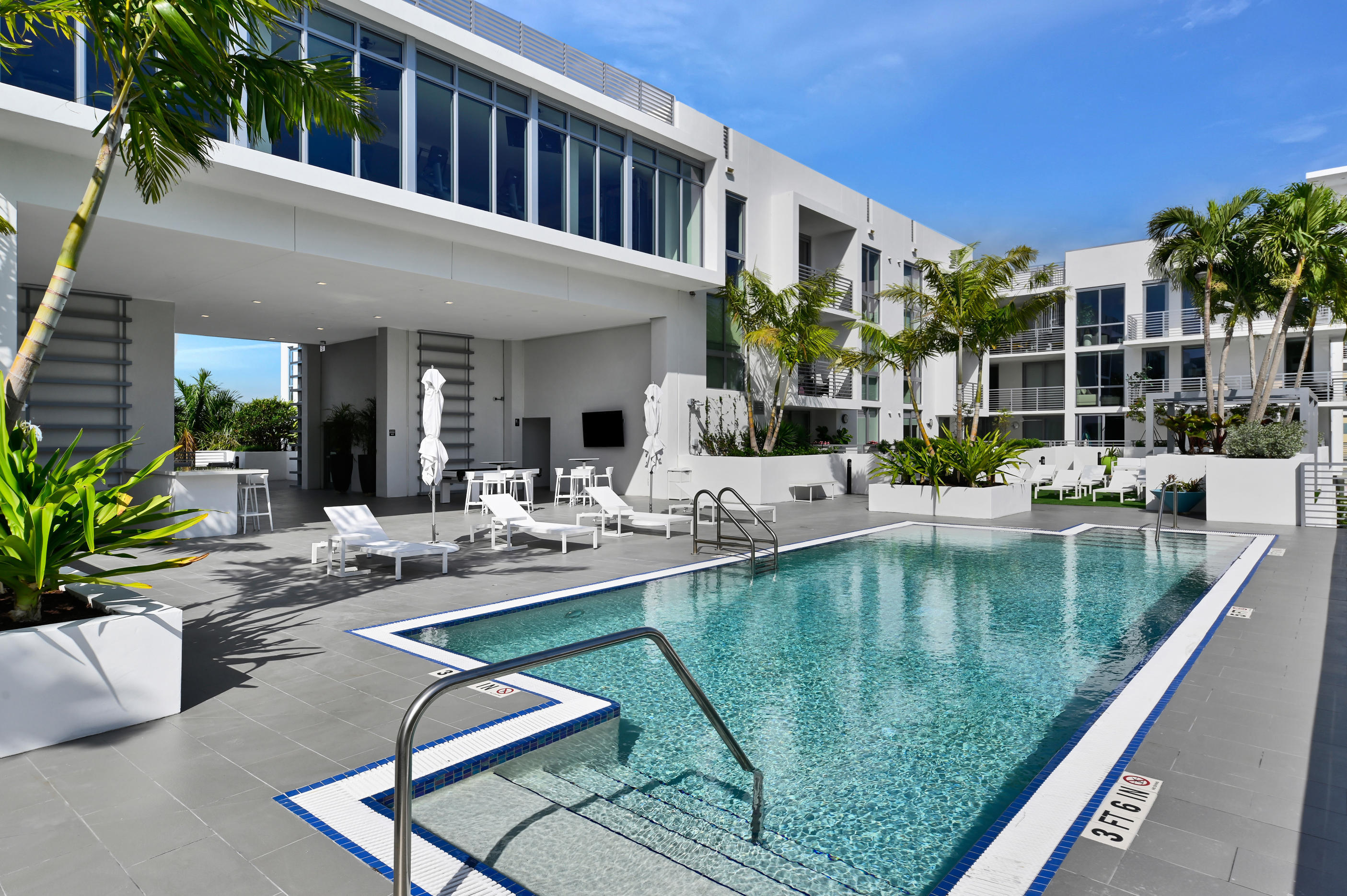 111 First Delray Amenities